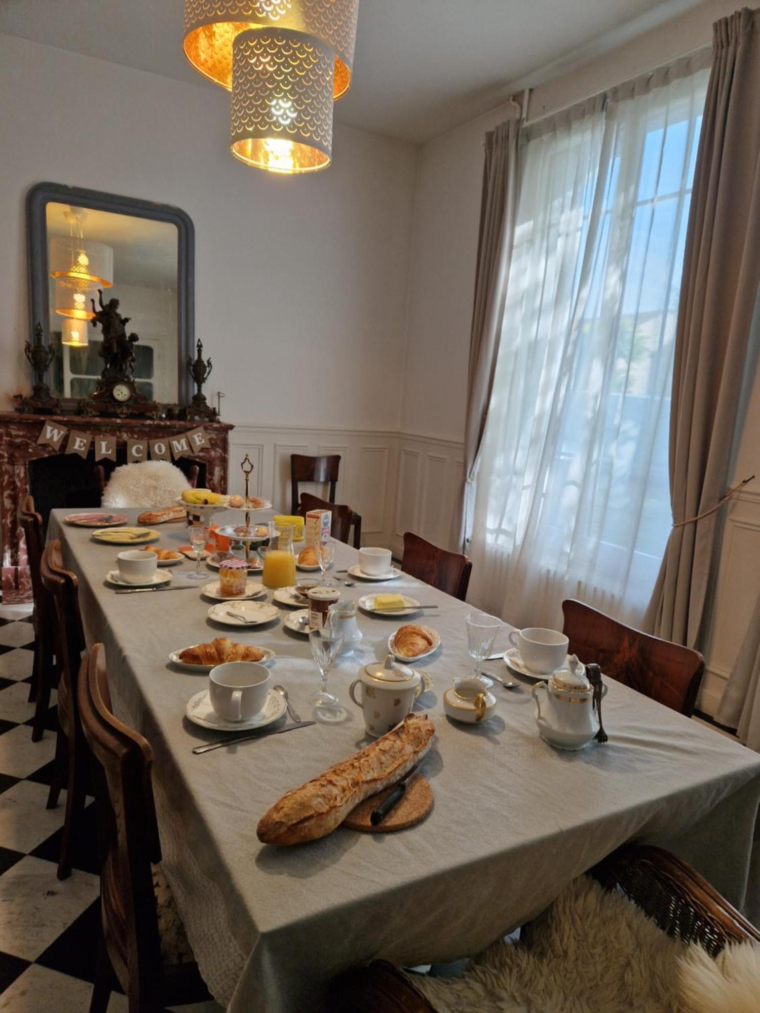 Demeure Du Saule Madame Bed & Breakfast Thieux  Ngoại thất bức ảnh